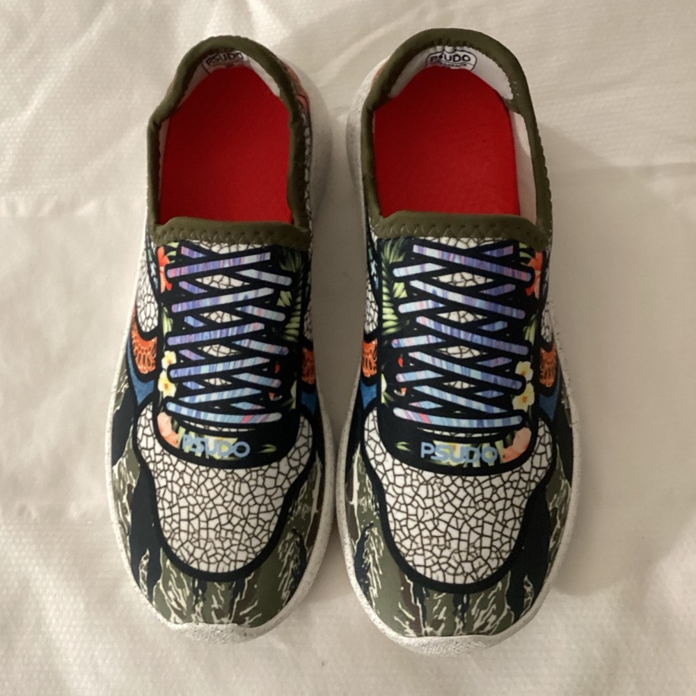 Women's Court Slip On in Cosmic
by Psudo - Picture 5 of 12